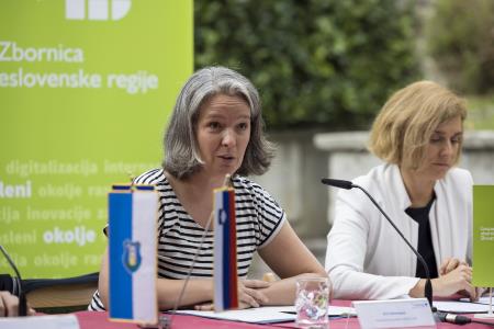 Kamniško mestno središče z novim utripom – sprehod z županom po pop-up izložbah in obisk novih podjetnikov  (12)